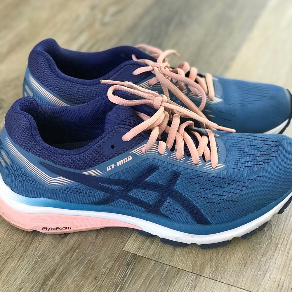 ASICS Women’s GT-1000 7 running shoes